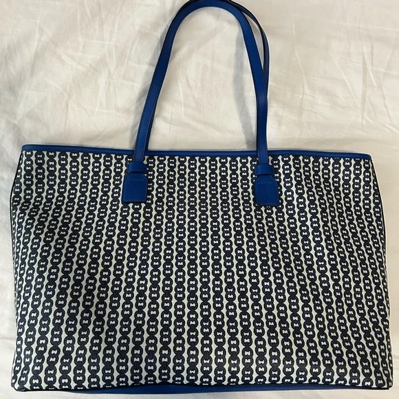 Tory Burch Navy and Cream Patterned Tote - Picture 2 of 9